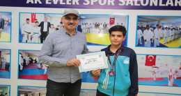 BAŞKAN KUŞ, ŞAMPİYON SPORCUYU ÖDÜLLENDİRDİ