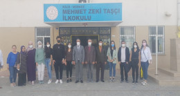MÜDÜR MEHMET YAĞCI VE HAYIR SEVER İŞ ADAMI HÜSEYİN KIRAN `DAN KİLİS`TE OKULA ZİYARET