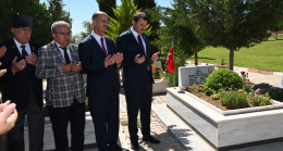 Vali Ayhan’dan Çarşı ve Şehitlik Ziyareti