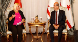 Cumhurbaşkanı Ersin Tatar, Mehmetçik Büyükkonuk Belediye Başkanı Dr. Fatma Çimen Tuğlu ve beraberindekileri kabul etti