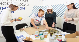 Tyumen bölgesinde Birleşik Rusya’nın desteğiyle hendek mum yapımı konusunda ustalık sınıfı düzenlendi