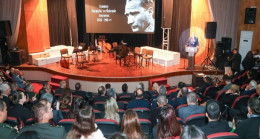 Cumhurbaşkanı Ersin Tatar, Türkiye Cumhuriyeti’nin kurucusu Ulu Önder Mustafa Kemal Atatürk’ün vefatının 86’ncı yıl dönümü dolayısıyla başkent Lefkoşa’da Atatürk Kültür Merkezi’nde düzenlenen anma törenine katıldı