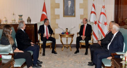 Cumhurbaşkanı Ersin Tatar, CHP Genel Başkanı Özgür Özel ve beraberindeki heyeti kabul etti