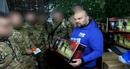 «Молодая Гвардия Единой России» поздравила с наступающими новогодними праздниками участников спецоперации