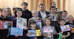 Yetimhanelere, sınır bölgelerinde yaşayanlara ve Kuzey Askeri Bölge üyelerine yardım: Birleşik Rusya, ülke çapında bir “on yıllık iyi işler” başlattı
