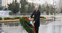 İlham Aliyev ve eşi Mehriban Aliyeva Hocalı soykırım anıtını ziyaret etti