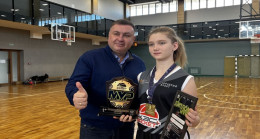 Zaporizhia Oblastı’nda, Birleşik Rusya’nın desteğiyle kızlar arasında basketbol müsabakaları düzenlendi