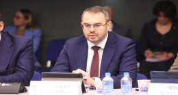 Eğitim ve Bilim Bakanlığı, Birleşik Rusya’nın uluslararası kampanyası “Zafer Diktesi” için ülkedeki tüm üniversitelerde ve bunların yurt dışı şubelerinde mekanlar düzenliyor