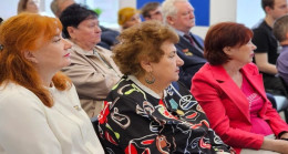Murmansk’ta Birleşik Rusya, yaşlı nesil için siber güvenlik dersi düzenledi