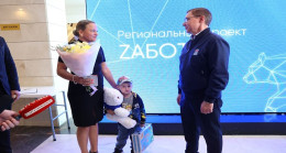 Владимир Якушев вручил 14-тысячную карту «Zабота» в Ханты-Мансийске