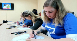 «Единая Россия» провела арт-терапию для семей участников СВО в Новоайдаре (ЛНР)