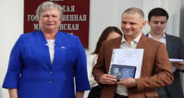 Amur Bölgesi’nde Birleşik Rusya taraftarlarına “Cepheye yardımlarından dolayı” madalyaları verildi