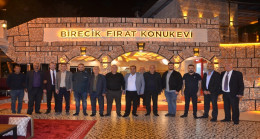 BAŞKAN MUHTAR MEHMET ÖZTÜRK EV SAHİPLİĞİNDE MUHTARLARA MUHTAR GÜNÜ GECESİ YAPILDI