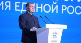 Dmitriy Medvedev, Birleşik Rusya Kadın Siyaset Okulu’nun genişletilmesi önerisini destekledi.