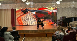 Birleşik Rusya’nın katılımıyla Magadan Bölgesi Çocuk Sanat Okulu’na yeni ekipman ve müzik aletleri verildi