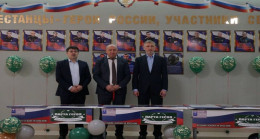 «Единая Россия» открыла в Махачкале Парты Героя в честь Героев России