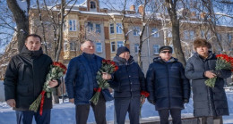 Birleşik Rusya, seçkin Sovyet uçak tasarımcısı Oleg Antonov’un anısını onurlandırdı