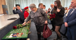 В Прокопьевске в Кузбассе «Единая Россия» открыла Парту Героя в память об участнике СВО
