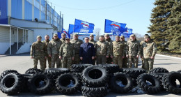 Birleşik Rusya ve Yekaterinburg merkezli Özel Askeri Operasyonlar ve Terörle Mücadele Operasyonları Gazileri Vakfı, Merkez Grubu güçlerine bağlı savaşçılara helikopter ve ATV bağışladı