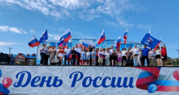 Автопробеги, мастер-классы и адресные поздравления: «Единая Россия» организовала акции ко Дню России на Урале и в Приволжье