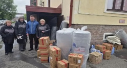 Birleşik Rusya, kurdele karşılığında otomobil, jeneratör, dört pervaneli insansız hava aracı ve çocukların resimlerini bağışladı