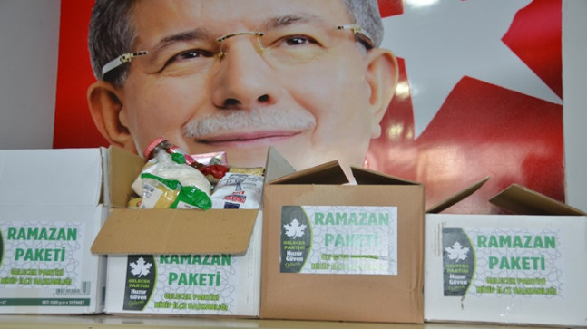 MEHMET DANAOĞLU `NDAN BİN AİLEYE GIDA YARDIMI