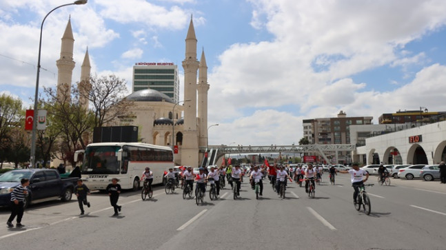 ŞANLI KURTULUŞ İÇİN PEDAL ÇEVİRDİLER