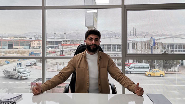 Hüseyin Kırmızı’dan sanatçılara anlamlı destek