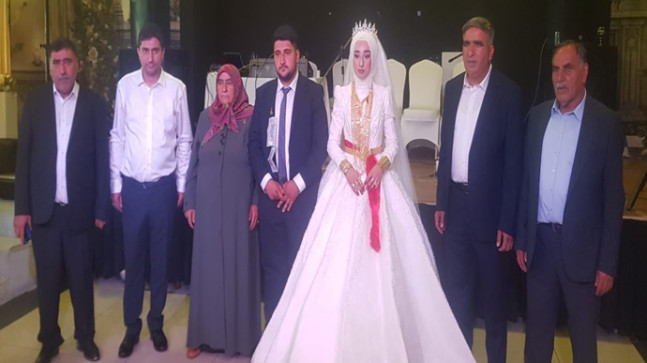 HÜSEYİN KIRAN, ALTUNOVA AİLELERİN MUTLU GÜNÜNE KATILDI