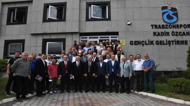 TRABZPONSPOR ŞAMPİYONLUĞU BU SEZON GETİRECEK