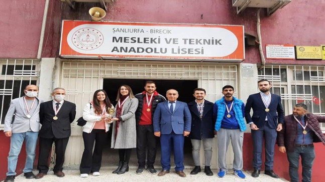 Birecik MTAL. Voleybol Turnuvasında şampiyon oldu