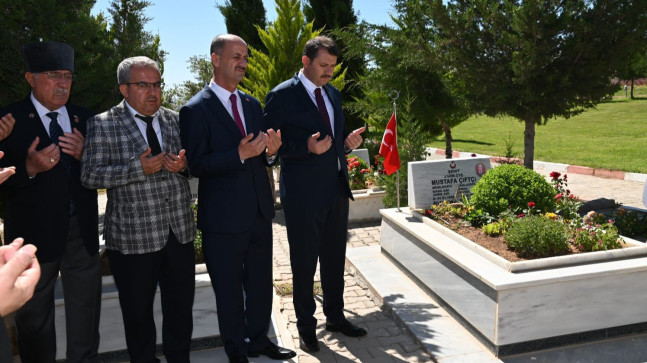 Vali Ayhan’dan Çarşı ve Şehitlik Ziyareti