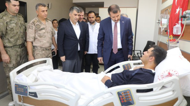 Vali Salih Ayhan, Yaralı Askerlerimizi Hastanede Ziyaret Etti