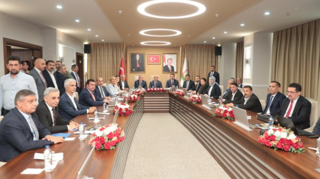 BAKAN KİRİŞÇİ’DEN BAŞKAN BEYAZGÜL’E ZİYARET