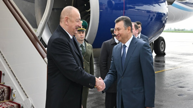İlham Əliyev Tacikistana dövlət səfərinə gəlib
