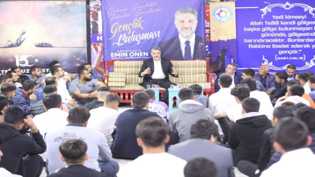 ÖNEN, GENÇLERE’ DENEYİMLERİNİ ANLATTI