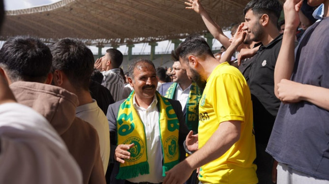 URFASPOR TARAFTARLARINDAN EMİN YETİM’E YOĞUN İLGİ