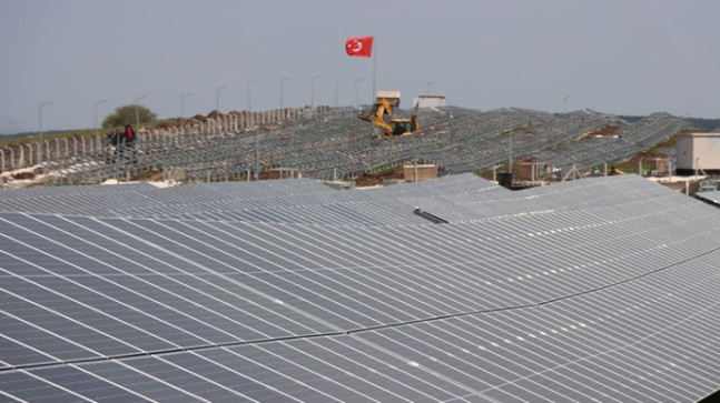 BAŞKAN BEYAZGÜL MÜJDEYİ VERMİŞTİ GÜNEŞ TARLALARI ARTIYOR