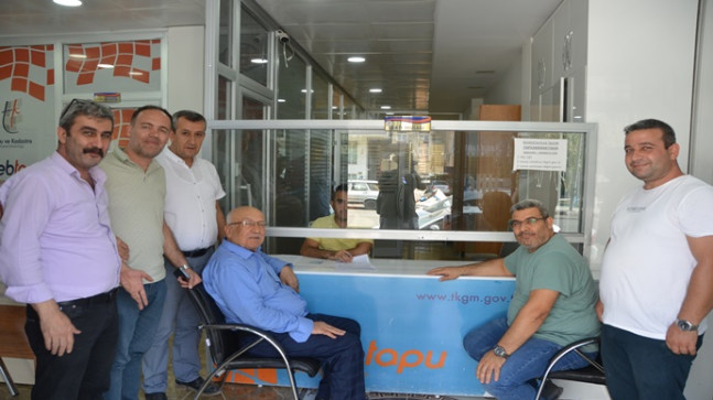 BİRECİK ORGANİZE SANAYİ BÖLGESİNDE YATIRIMCI FİRMA GAWLİ TEKSTİL`E İLK TAPULARI VERİLDİ