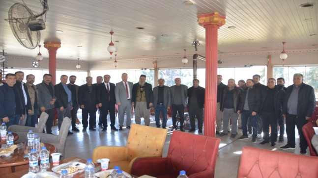 CHP BİRECİK İLÇE BAŞKANI HASAN KURT ASLAN VE ŞAHAN AİLELERİNİ BARIŞTIRDI