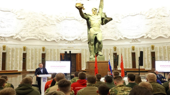 Vladimir Yakushev: Öğrenciler – SVO katılımcılarının çocukların ve gençlerin yetiştirilmesinde yer almaları gerekiyor