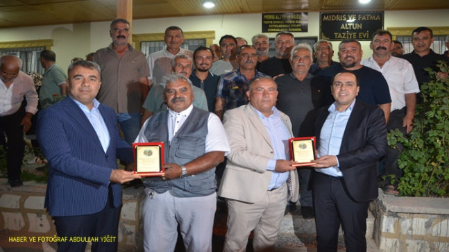 Birecik Belediye Başkanı Mehmet Begit, “Vatandaş Soruyor, Başkan Cevaplıyor” programı kapsamında Bağlarbaşı Mahallesinde hemşehrileriyle buluştu