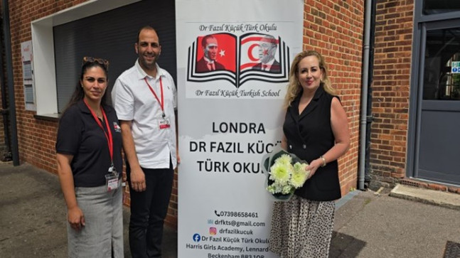 Cumhurbaşkanı Ersin Tatar’ın eşi Sibel Tatar, Londra’da Dr Fazıl Küçük Türk Okulunu ziyaret etti