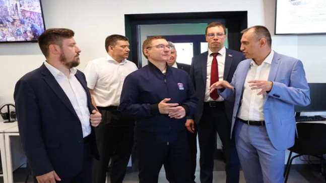 Vladimir Yakushev, Kostroma’daki BT uzmanlarının eğitimini değerlendirdi