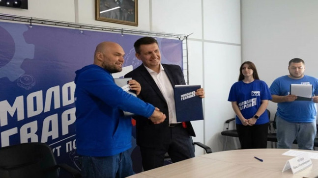 “Birleşik Rusya’nın Genç Muhafızları”, Samara bölgesindeki sanayi ve eğitim kuruluşlarıyla işbirliği anlaşmaları imzaladı