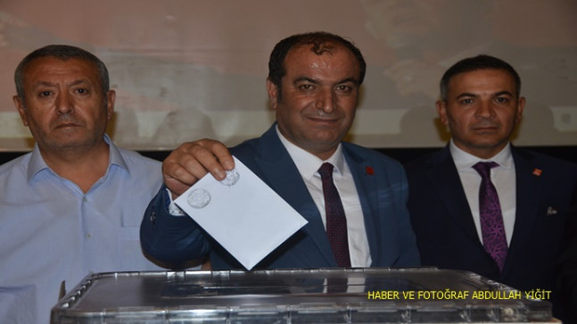 CHP BİRECİK İLÇE KONGRESİ YAPILDI! BAŞKAN HASAN KURT GÜVEN TAZELEDİ