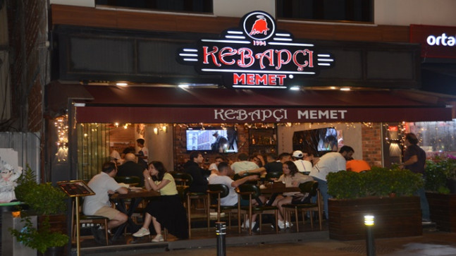 İstanbul’un Gözde Mekânında Lezzetin İmparatoru: Kebapçı Memet
