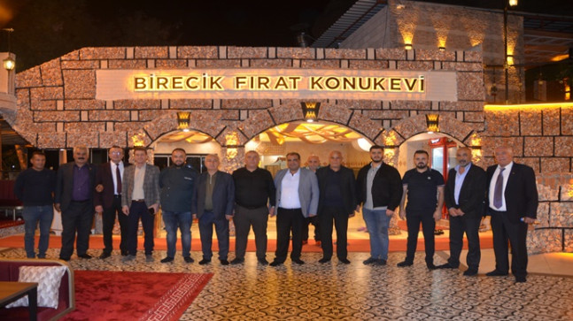 BAŞKAN MUHTAR MEHMET ÖZTÜRK EV SAHİPLİĞİNDE MUHTARLARA MUHTAR GÜNÜ GECESİ YAPILDI