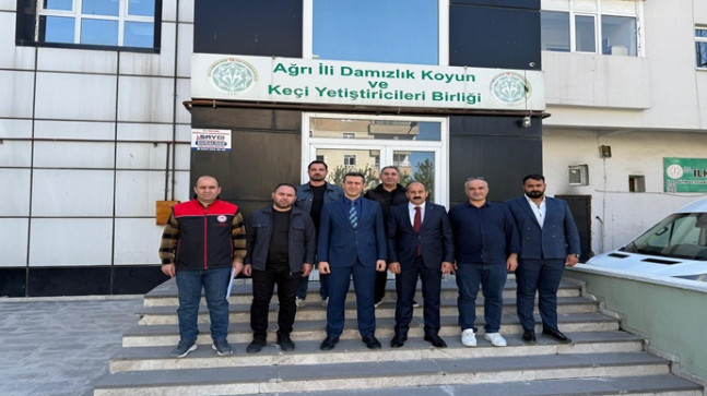 AĞRI TARIM VE ORMAN İL MÜDÜRÜ MEHMET HÜSEYİNOĞLU`NDAN AĞRI İLİ DAMIZLIK KOYUN KEÇİ YETİŞTİRİCİLERİ BİRLİĞİ BAŞKANI MEHMET NURİ SAMANCI`YA ZİYARET