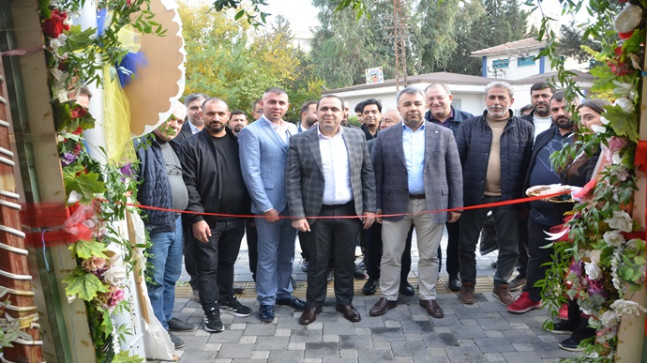 PAŞA NARGİLE VE CAFE YÜZLERÇE KİŞİNİN KATILIMI İLE AÇILIŞI YAPILDI
